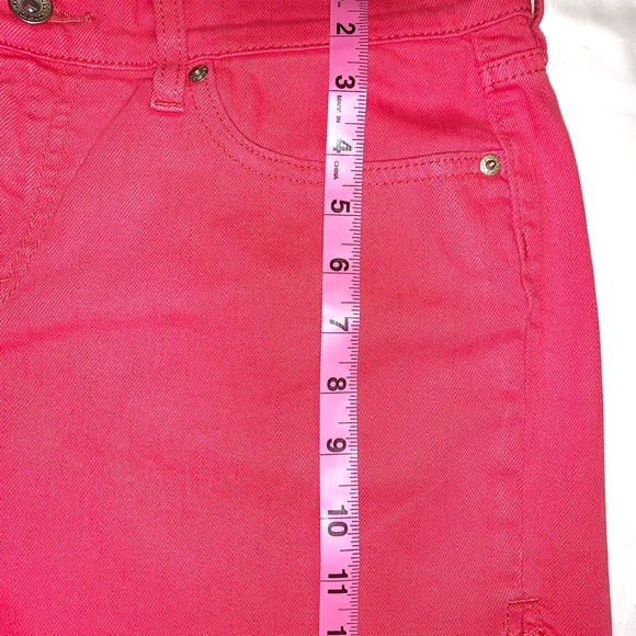 Orangish pink Levi’s shorts - Picture 5 of 7